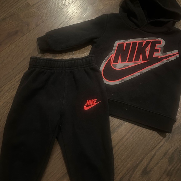 12 Month Nike Outfit - Picture 3 of 5